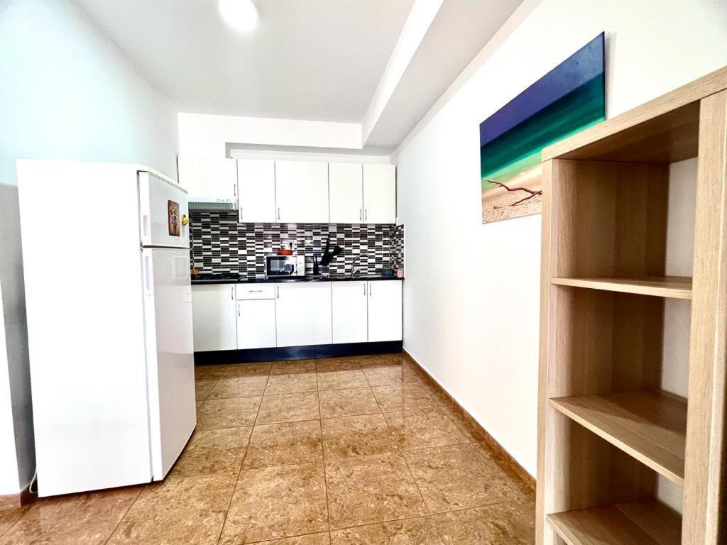 Franmay Apartments - 7 Modern Apartments Near The Beach & City, Perfect For Nomads, Travellers, Families, Watersports! Santa Maria Bagian luar foto
